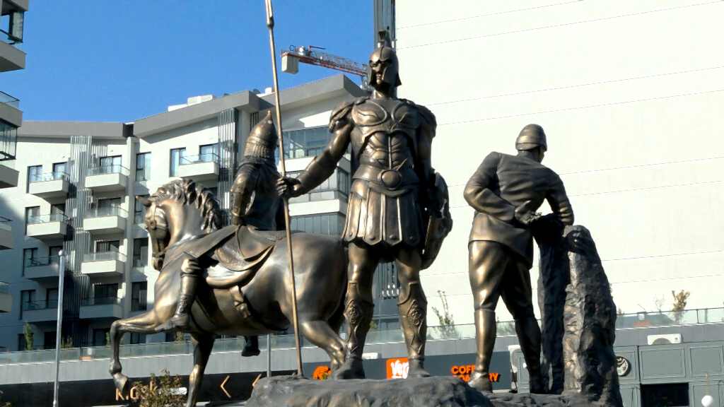 Atatürk Hektor ve Fatih Sultan Mehmet Anıtı
