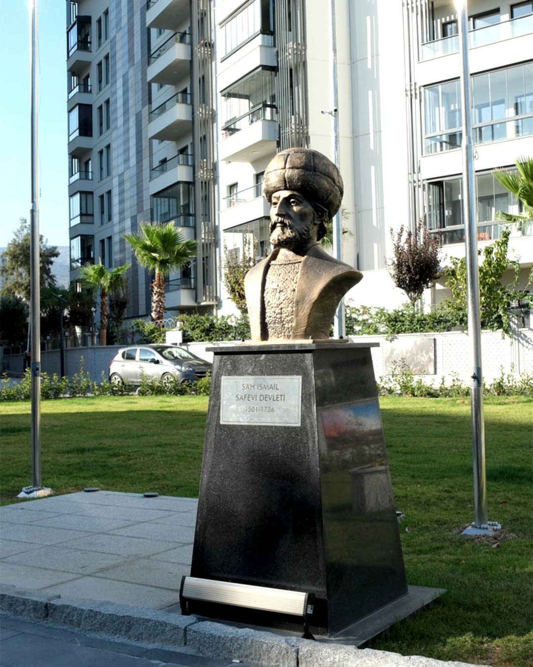 Türk Büyükleri Büstleri - İzmir Bornova Belediyesi Türk Büyükleri Büstleri - İzmir Bornova Belediyesi