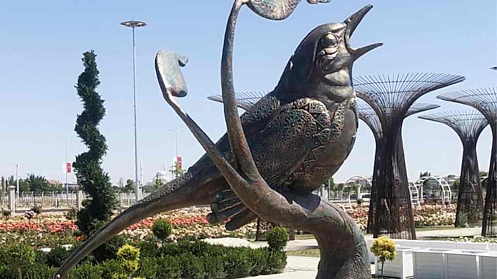 Bülbül Heykeli