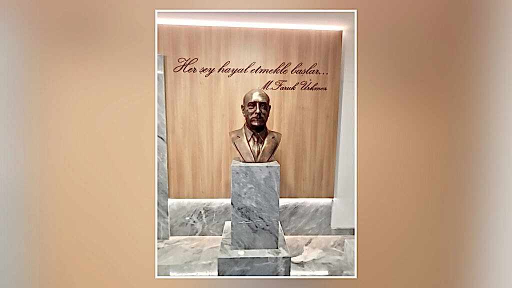 M. Faruk Ürkmez Anıt Büstü
