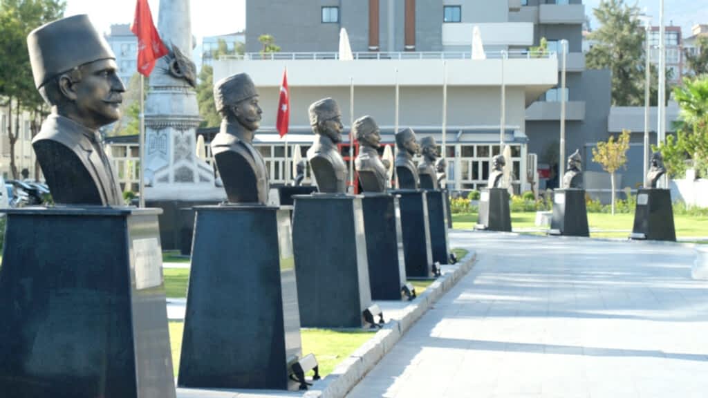 İttihat ve Terakki Dönemi Paşaların Büstleri