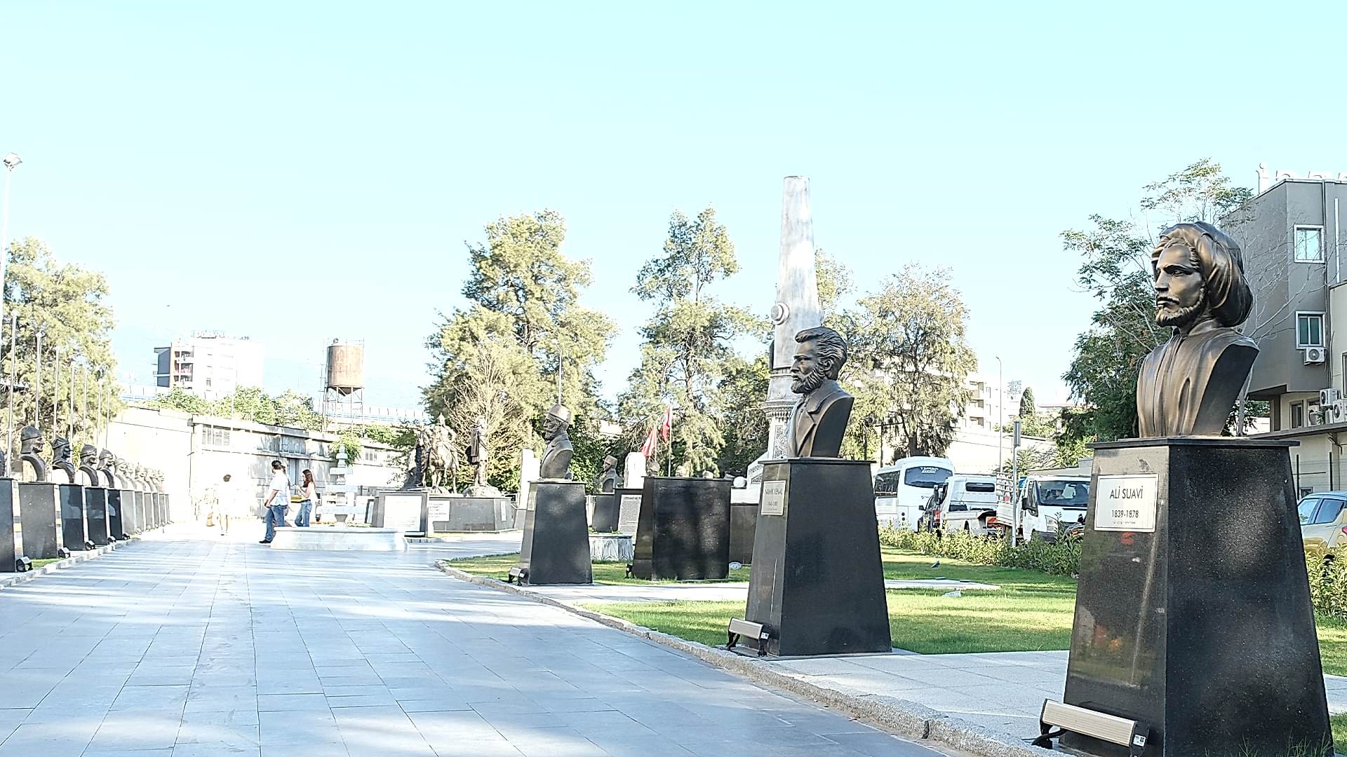 İttihat ve Terakki Dönemi Yazarların Büstleri