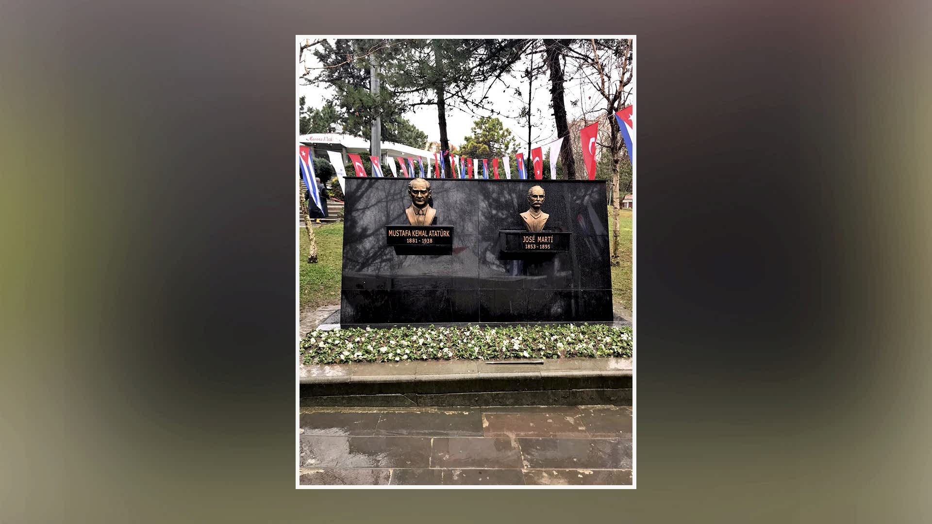 Jose Marti Anıt Büstü