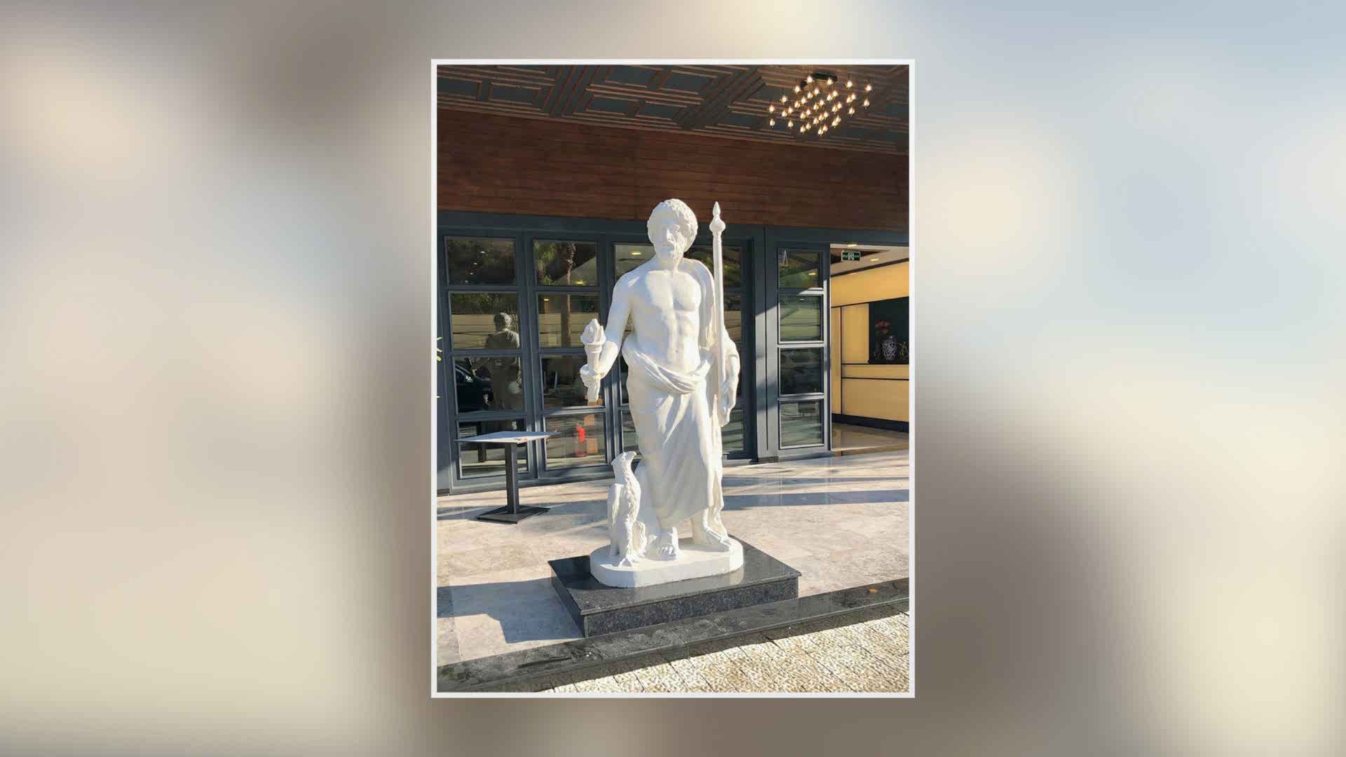 Mitolojik Gök Tanrısı Zeus Heykeli